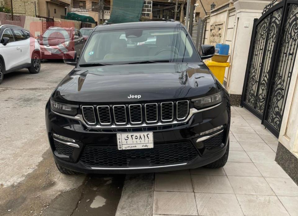جیپ گراند شیرۆکی